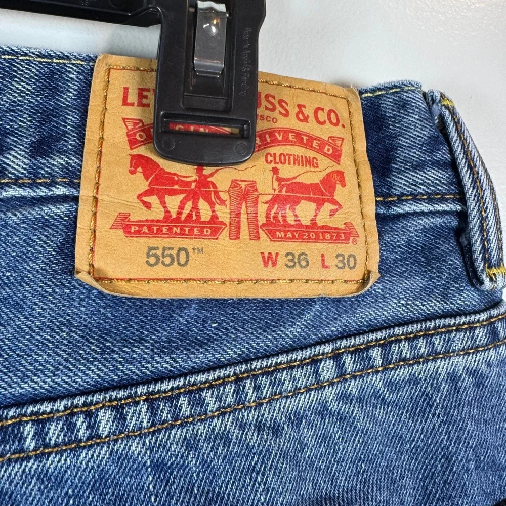 Levis 550 Relaxed Fit Tapered Leg Blue Jeans Mens 36x30 Actual L28.5 Medium Wash